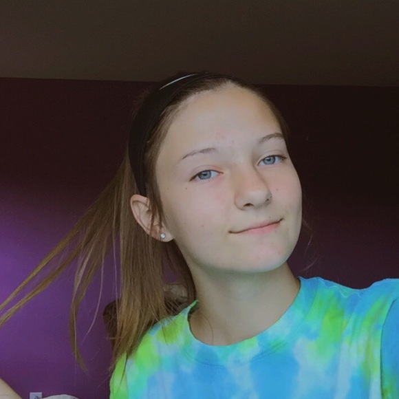 ellaholdener1